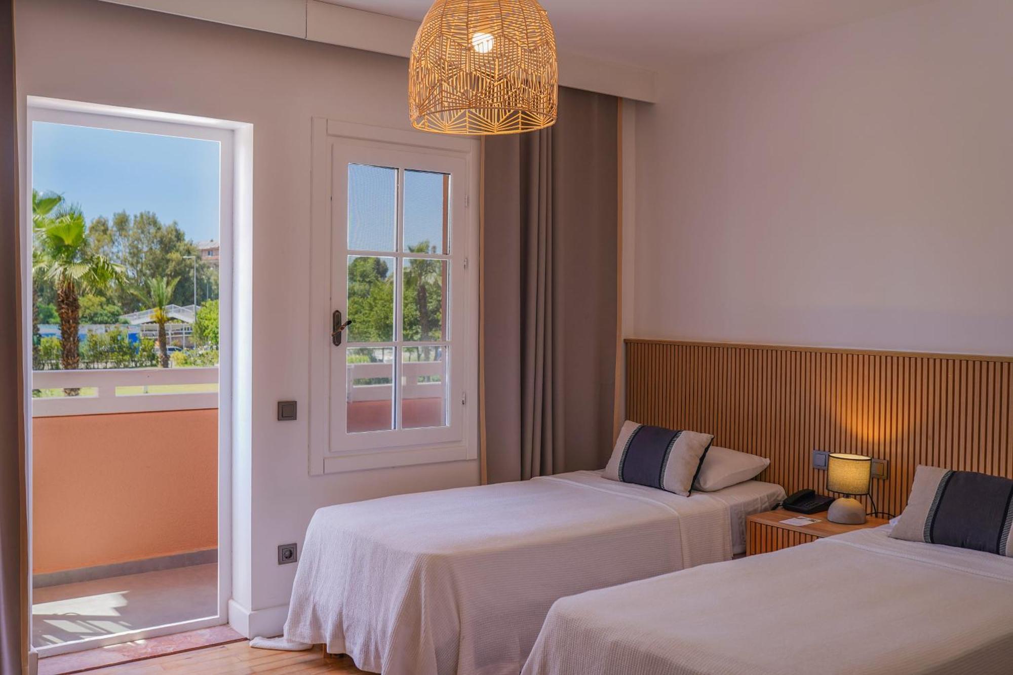 Hotel Club-E フェティエ エクステリア 写真